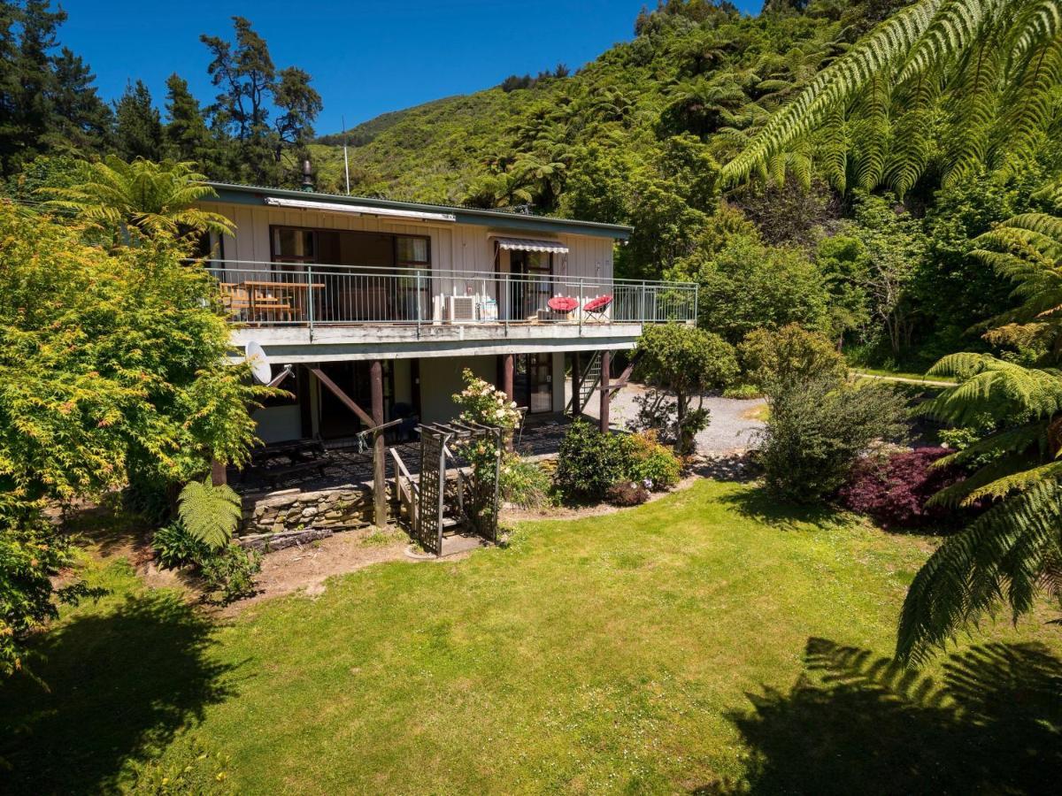 Serene Sounds - Anakiwa Holiday Home Exterior photo